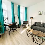 Modernes Fuer 5 Personen Mit Privatuearkplatz - Wlan Und Kaffeevollautomat * Remscheid