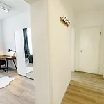 Modernes Fuer 5 Personen Mit Privatuearkplatz - Wlan Und Kaffeevollautomat Remscheid