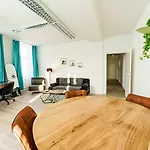 Appartement Modernes Fuer 5 Personen Mit Privatuearkplatz - Wlan Und Kaffeevollautomat *