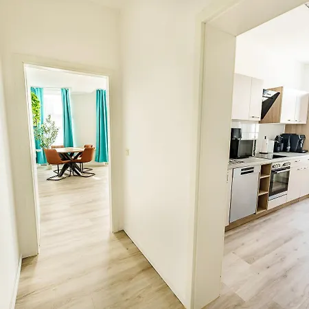 Modernes Fuer 5 Personen Mit Privatuearkplatz - Wlan Und Kaffeevollautomat