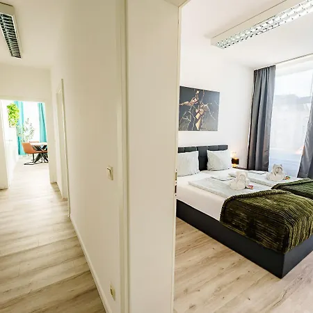 Modernes Fuer 5 Personen Mit Privatuearkplatz - Wlan Und Kaffeevollautomat Remscheid