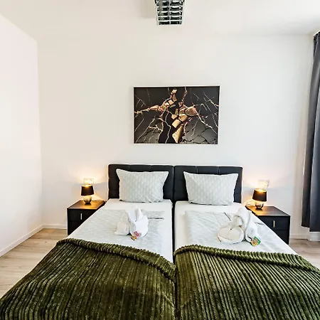 Modernes Fuer 5 Personen Mit Privatuearkplatz - Wlan Und Kaffeevollautomat * Remscheid