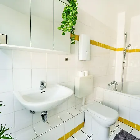 Lejlighed Modernes Fuer 5 Personen Mit Privatuearkplatz - Wlan Und Kaffeevollautomat *