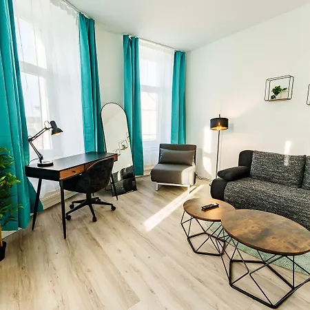 Modernes Fuer 5 Personen Mit Privatuearkplatz - Wlan Und Kaffeevollautomat * Remscheid