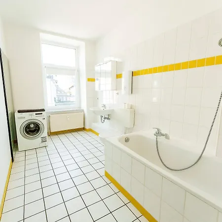 Lejlighed Modernes Fuer 5 Personen Mit Privatuearkplatz - Wlan Und Kaffeevollautomat *