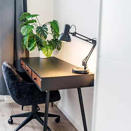 Modernes Fuer 5 Personen Mit Privatuearkplatz - Wlan Und Kaffeevollautomat Lejlighed *