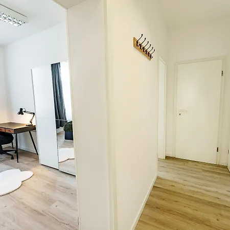 Modernes Fuer 5 Personen Mit Privatuearkplatz - Wlan Und Kaffeevollautomat Remscheid