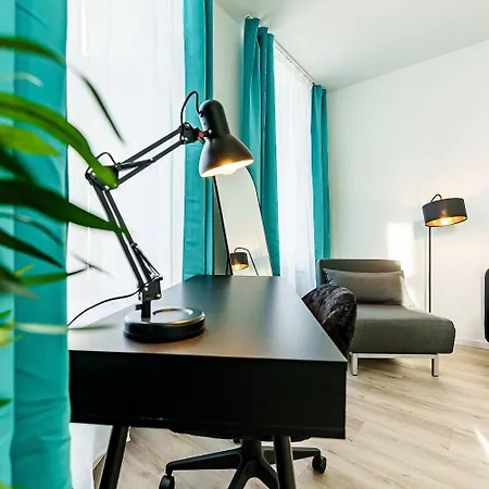 Modernes Fuer 5 Personen Mit Privatuearkplatz - Wlan Und Kaffeevollautomat Lejlighed *