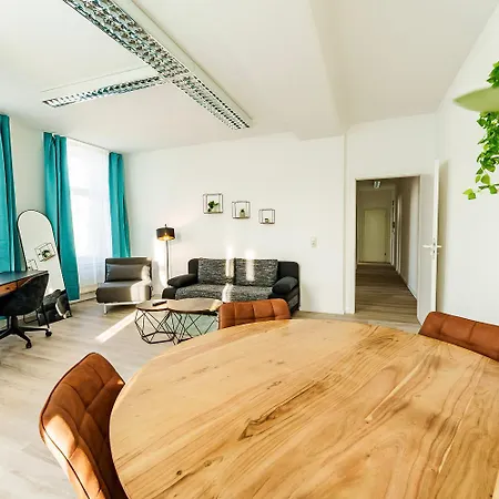 Lejlighed Modernes Fuer 5 Personen Mit Privatuearkplatz - Wlan Und Kaffeevollautomat *
