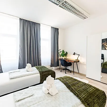 Modernes Fuer 5 Personen Mit Privatuearkplatz - Wlan Und Kaffeevollautomat Lejlighed *