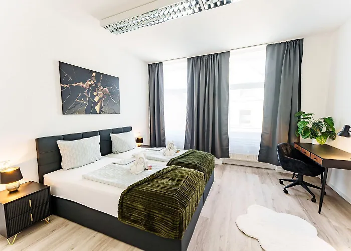 Modernes Fuer 5 Personen Mit Privatuearkplatz - Wlan Und Kaffeevollautomat