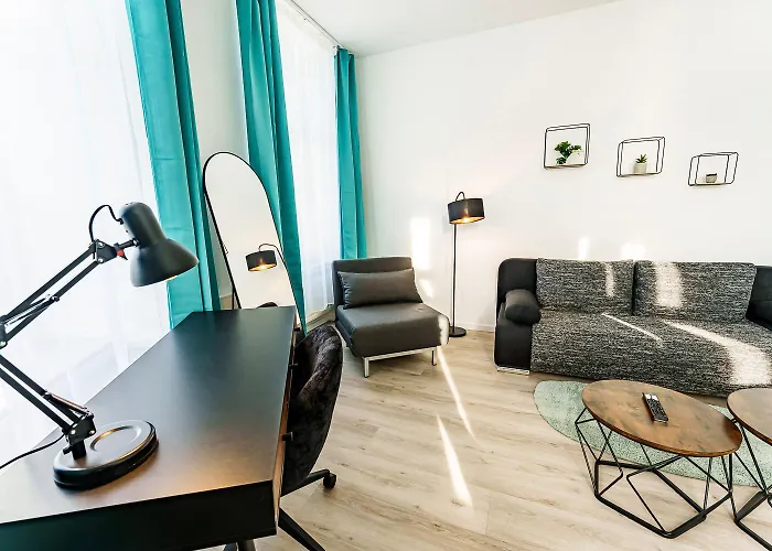 Modernes Fuer 5 Personen Mit Privatuearkplatz - Wlan Und Kaffeevollautomat *