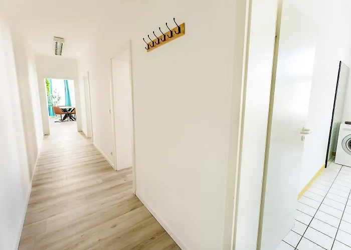 Appartement Modernes Fuer 5 Personen Mit Privatuearkplatz - Wlan Und Kaffeevollautomat *