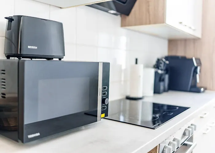 Modernes Fuer 5 Personen Mit Privatuearkplatz - Wlan Und Kaffeevollautomat *