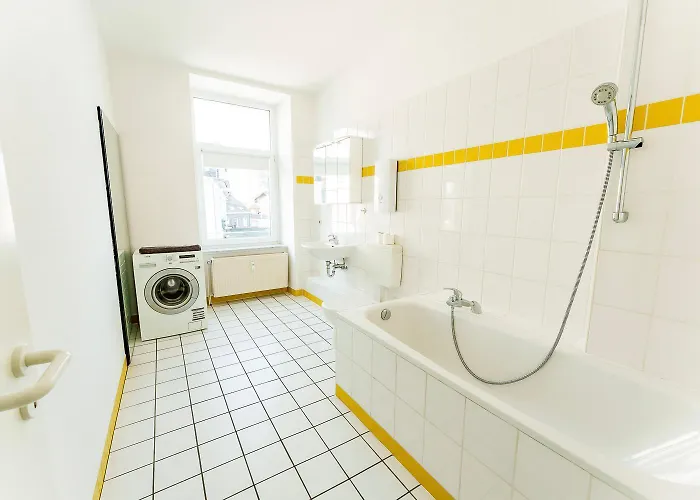 Appartement Modernes Fuer 5 Personen Mit Privatuearkplatz - Wlan Und Kaffeevollautomat *