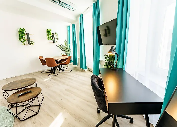 Modernes Fuer 5 Personen Mit Privatuearkplatz - Wlan Und Kaffeevollautomat