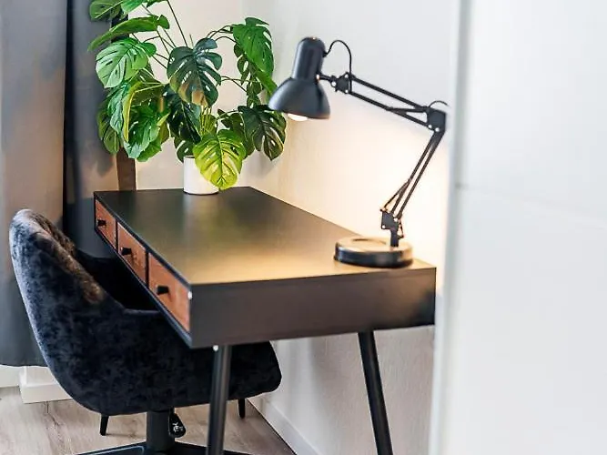 Modernes Fuer 5 Personen Mit Privatuearkplatz - Wlan Und Kaffeevollautomat Appartement *